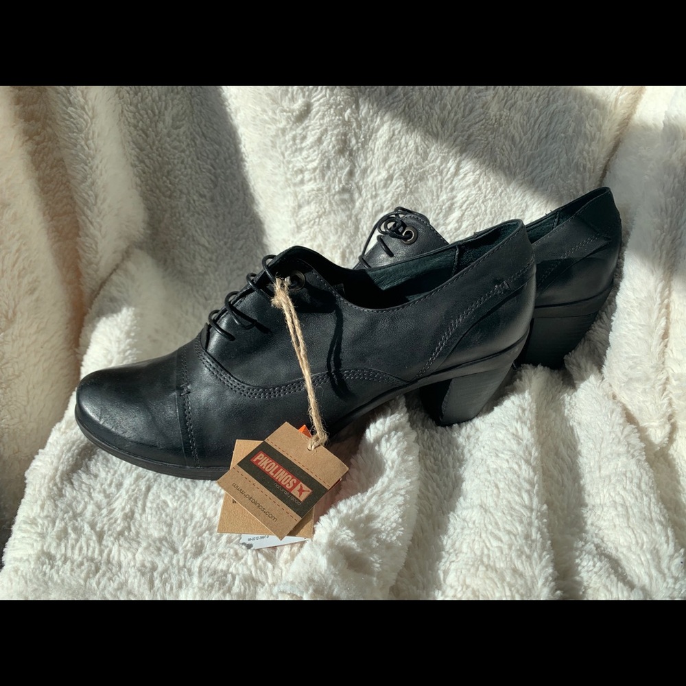 Black Heeled Oxford Style Shoes.